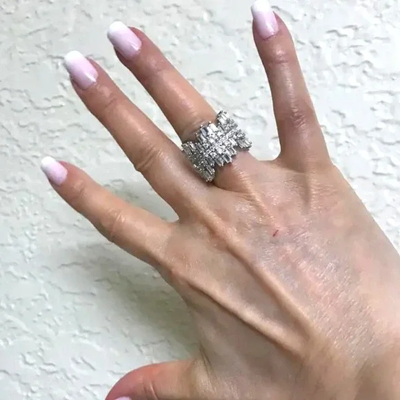 Luxe Cubic Zirconia Icicle Cocktail Ring Statement CZ Crystal Glam Ring - Picture 2 of 14